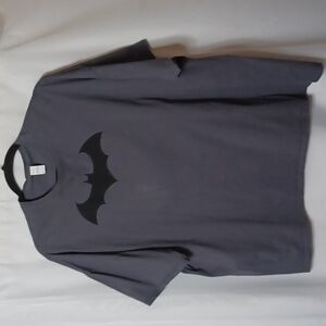 Gray Batman Short Sleeve Crew Neck T-shirt. Size 5XL